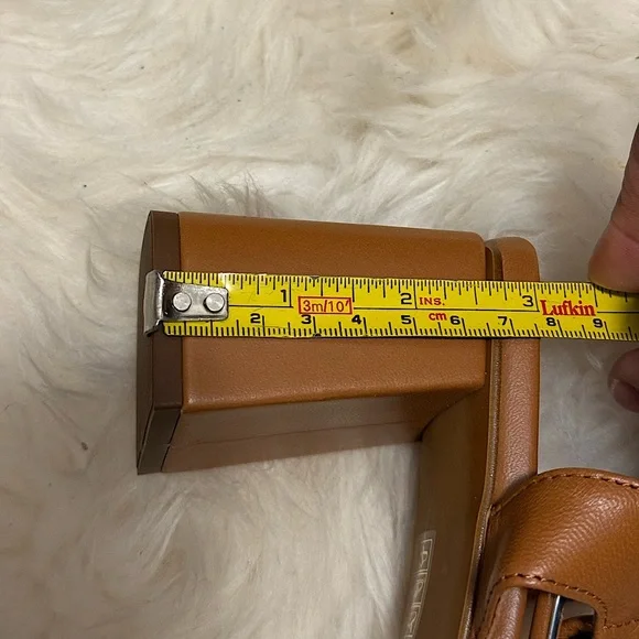 L’intervalle Open Toe Spring/Summer Heel in Tan Leather/Cuir Ocre! - Picture 5 of 6